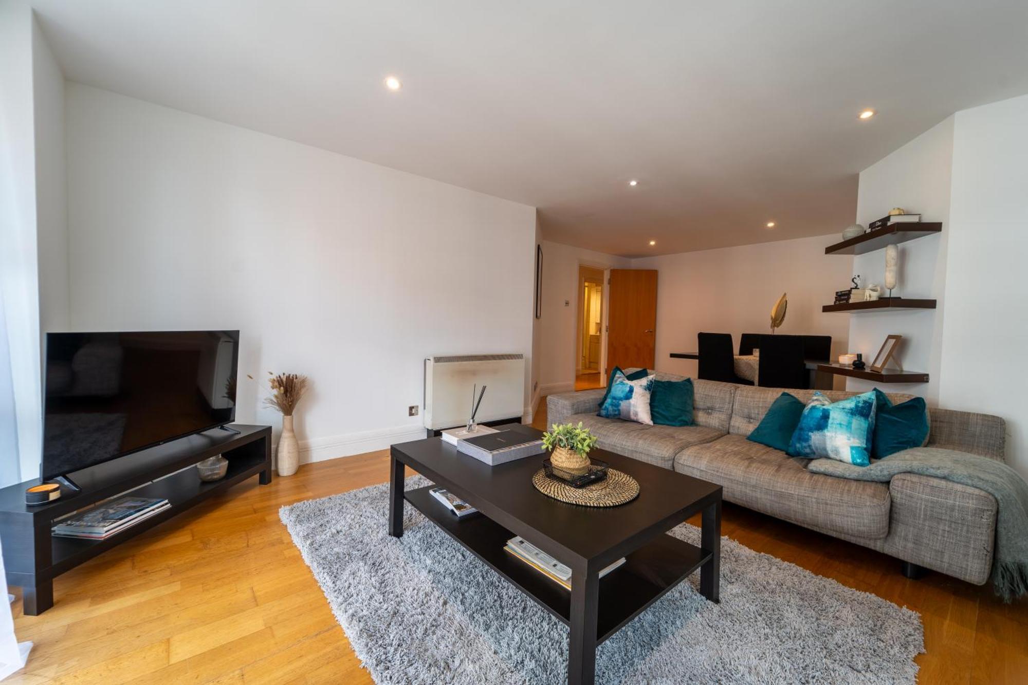 2br Flat With Parking In Appartamento *