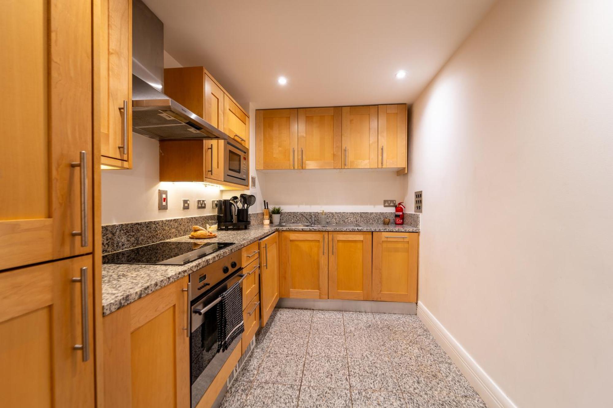 Appartamento 2br Flat With Parking In *
